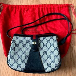 Vintage Gucci Shoulder Bag with Webbing closure